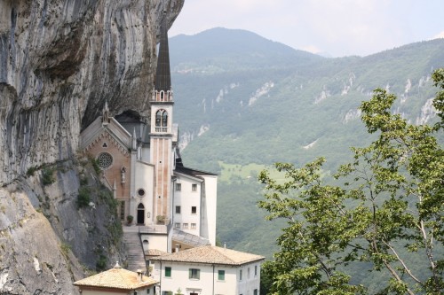 madonna-della-corona-1199709_1280-1